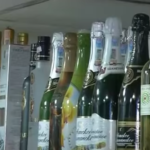 А вы, дедушка, совершеннолетний?