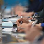 Про восхваление Бекетова и мышление Токаева и Карина