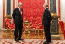 «Токаеву придется все взвесить». С кем сегодня Казахстан?