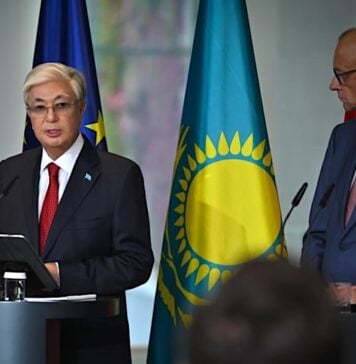 Миротворец или партнер по нефти? Комплименты Токаева в адрес Путина и реакция на них Мерца